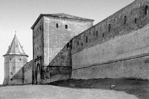 Зарайск Въездная башня кремля 16 в Зарасай Зарасайгород центр - фото 234