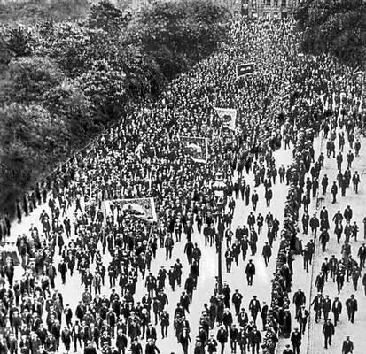 Демонстрация бастующих транспортников Лондон Великобритания 1911 Митинг - фото 15