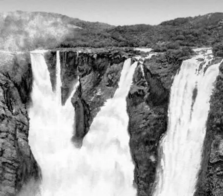 Водопад Герсоппа в Западных Гатах Кадр из фильма Сагина Махато Реж Т - фото 67