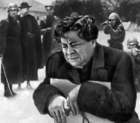 Кадр из фильма Рим открытый город Реж Р Росселлини 1945 Микеланджело - фото 133