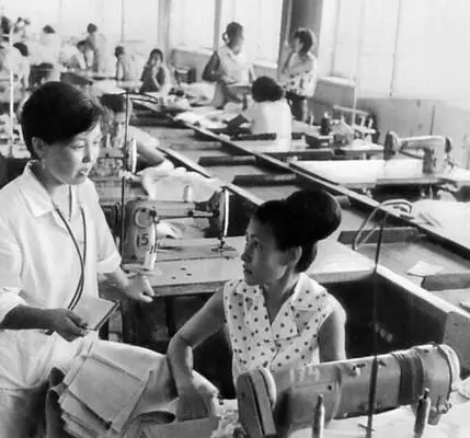 На швейной фабрике в Элисте Кафе Спутник в Элисте Типовой проект 1960е - фото 331