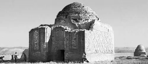Мавзолей Алашахан близ Улутау Карагандинская область 13 в Сцена из - фото 146