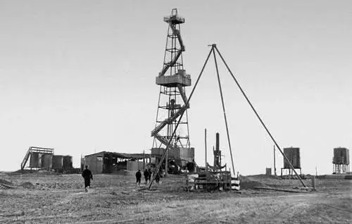Разведка на нефть и газ на плато Устюрт Улица им Карла Маркса в Нукусе - фото 690