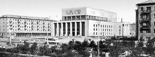 Областной драматический театр в Караганде Типовой проект 1962 В горах - фото 164