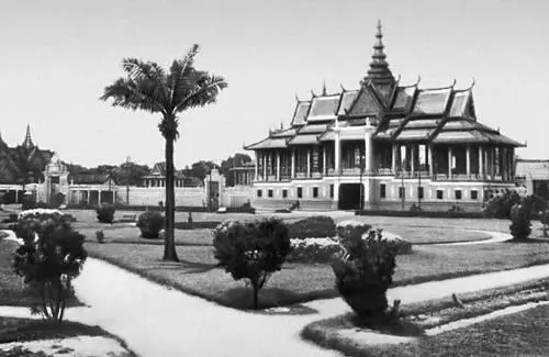 Зал для танцев Королевского дворца в Пномпене 18691919 - фото 410