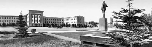 Черкесск Площадь имени В И Ленина Дом Советов КарачаевоЧеркесская - фото 739