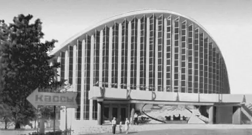 Киноконцертный зал Украина в Харькове 1963 Архитекторы В С Васильев Ю - фото 158
