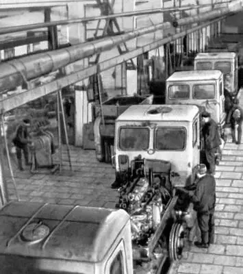 Поточная линия ремонта тракторов Т4 в механической мастерской Курганского - фото 265