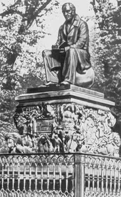 Памятник И А Крылову в Ленинграде Бронза гранит 184855 Скульптор П К - фото 431