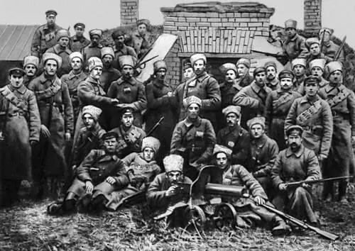 Группа бойцов 9го латышского стрелкового полка у Поворина Ноябрь 1918 - фото 335
