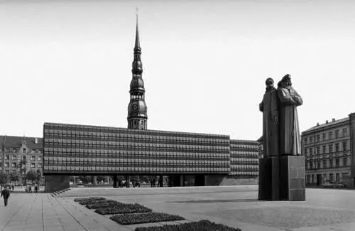 Мемориальный музейпамятник Латышским красным стрелкам в Риге Открыт в 1971 - фото 336