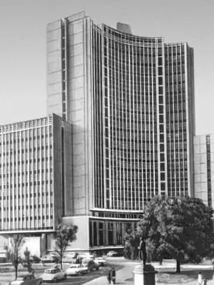 Министерство народного образования 1956 Архитектор Э Сеоане Рос Дворец - фото 100
