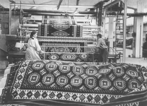 Кайраккум На ковровом комбинате Кайраккумская ГЭС Ленинабад Площадь имен - фото 220