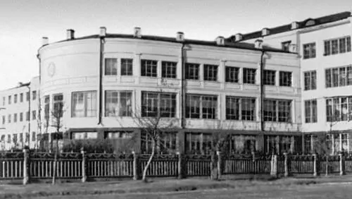 А З Гринберг Здание Марийского университета в ЙошкарОле 1936 Вывозка - фото 660