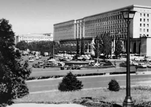 Площадь Новых министерств Жилой дом 1970 Архитектор Х Харо Мадрид 1 - фото 187