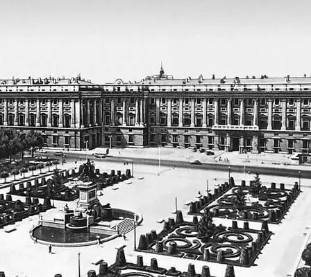 Дж Б Сакетти В Родригес Ф Сабатини по проекту Ф Ювары Королевский - фото 190