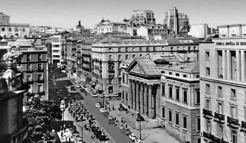 Мадрид Площадь кортесов Л Кувильо Х Л Романи и др Жилой дом в Мадриде - фото 197