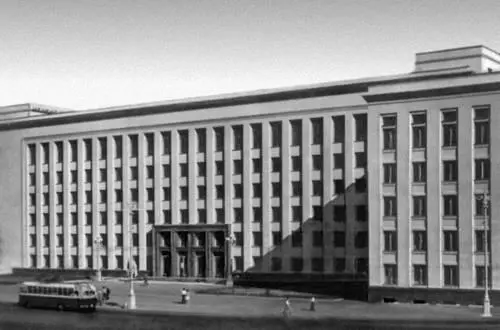 Главный корпус Белорусского университета 195861 Архитектор М И Бакланов - фото 228