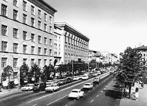 Улица Горького бывшая Тверская Вид от площади Маяковского 1973 - фото 531