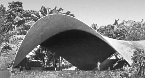 Х Сордо Мадалено Ф Кандела Кабаре Ла Хакаранда в Акапулько 1959 А - фото 203