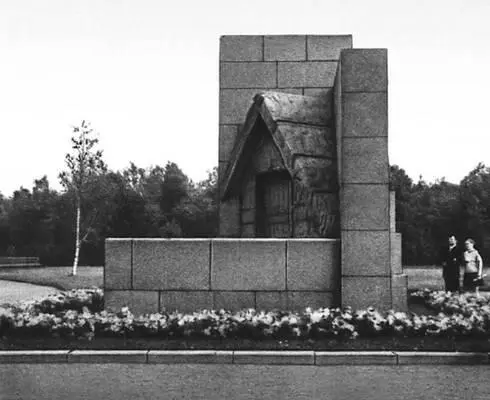 А И Гегелло Памятникшалаш В И Ленину в Разливе 1927 Ленинград - фото 9