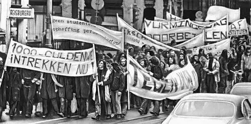 Демонстрация студенческой молодёжи против закона о повышении платы за - фото 128