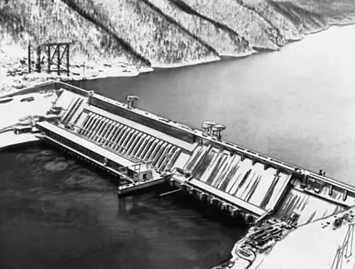 Рис 1 Общий вид плотины Красноярской ГЭС имени 50летия СССР Рис 2 Схемы - фото 190