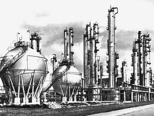 Бутадиеновые установки нефтехимического комбината в г Плоцк Общий вид центра - фото 502