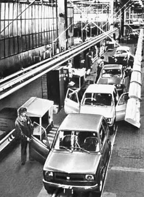 В сборочном цехе автомобильного завода в г БельскоБяла Ф Коварский - фото 510