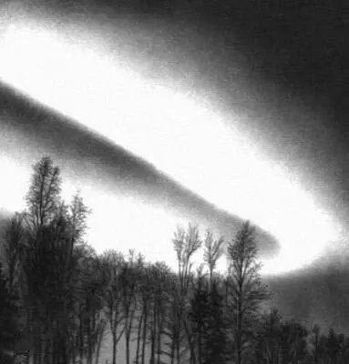 Рис 2а Фотография полярных сияний различных форм и структур Однородная - фото 661