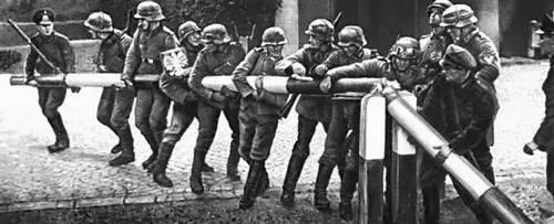 Польша в 193945 Немецкофашистские оккупанты на государственной границе - фото 593