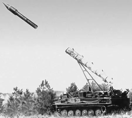 Рис 1 Пуск ракеты тактического назначения Ракетный двигатель Ракетный - фото 280