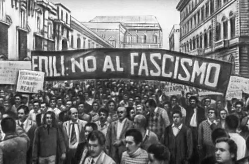 Рим Демонстрация против провокаций неофашистов Январь 1975 Рим Площадь - фото 108