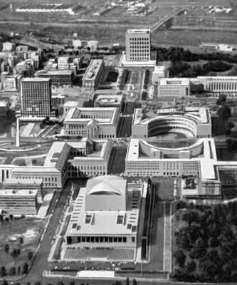 Рим Панорама района Всемирной римской выставки ЭУР Начата в 1937 - фото 126
