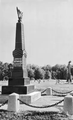 Новгород Один из памятников на Бородинском поле 1912 Кадр из фильма - фото 229