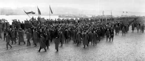 Революция 190507 Демонстрация в Петербурге 18 октября 1905 Кадр из фильма - фото 305
