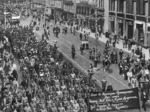 Апрельская демонстрация 1917 в Петрограде В И Суриков Покорение Сибири - фото 392
