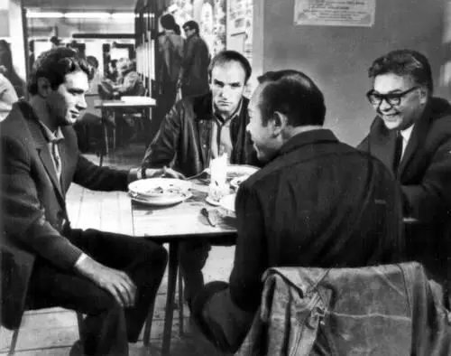 Кадр из фильма Любить человека Реж С А Герасимов 1972 Русские города и - фото 396