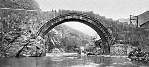 Мост через р Дебет близ Санаина Конец 12 в Монастырь Санаин 1013 вв - фото 197