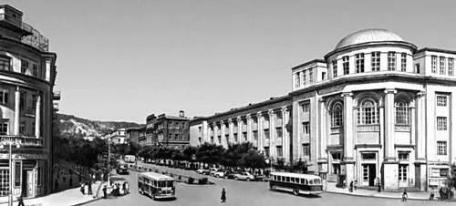 С А Сафарян Здание Ереванского медицинского института Окончено в 1955 С - фото 331