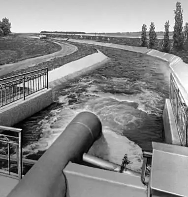 Саратовская областьПодача воды из Саратовского оросительного канала в - фото 267