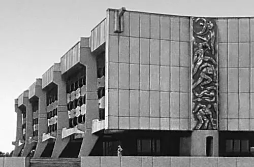 Легкоатлетический крытый стадион Фестивальный в Софии 1968 Архитекторы Д - фото 188
