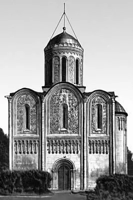 Дмитриевский собор во Владимире 119497 Сцена из спектакля Всё остаётся - фото 227