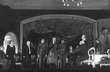Сцена из спектакля Нашествие Л М Леонова Малый театр 1943 Сцена из - фото 395