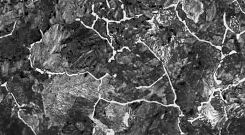 Рис 2 Перлит темный и вторичный цементит светлая сетка в заэвтектоидной - фото 488
