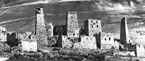 СевероОсетинская АССР Жилые и боевые башни у селения Лисри 1418 вв - фото 69