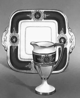 Севрский фарфор Ф Г Холмс Блюдо и кувшинчик 1913 Севрский фарфор - фото 95