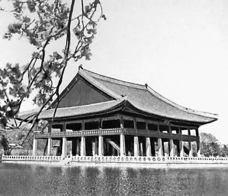 Сеул Павильон Кёнхверу в парке дворца Кёнбоккун 1410 Сеул Тонхвамун - фото 429