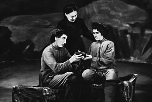 Сцена из спектакля Мать сирот Д А Туаева 1953 СевероОсетинская АССР С - фото 79
