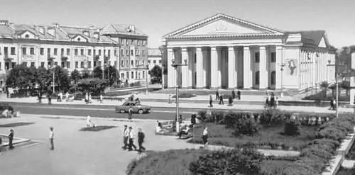 Город Сыктывкар Площадь В И Ленина В П Ширшов и Г Н Ильяшенко Здание - фото 4
